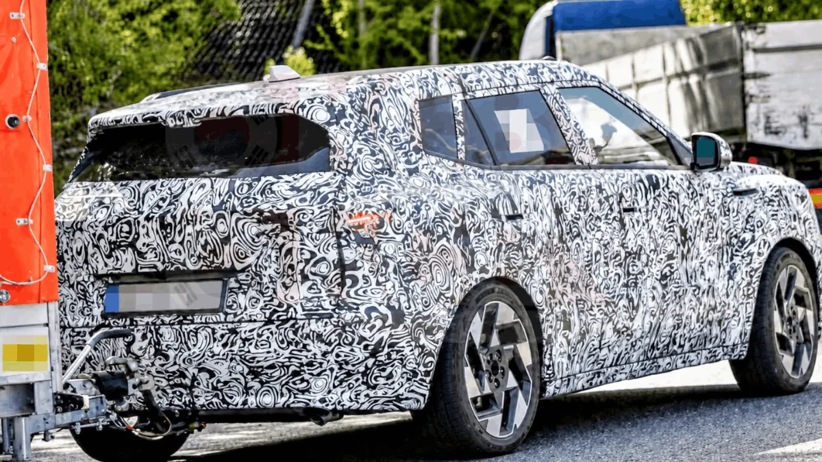 Next-gen Hyundai Creta Shows its Original Boxy Shape in Thin Camouflage Next-gen Hyundai Creta Shows its Original Boxy Shape in Thin Camouflage