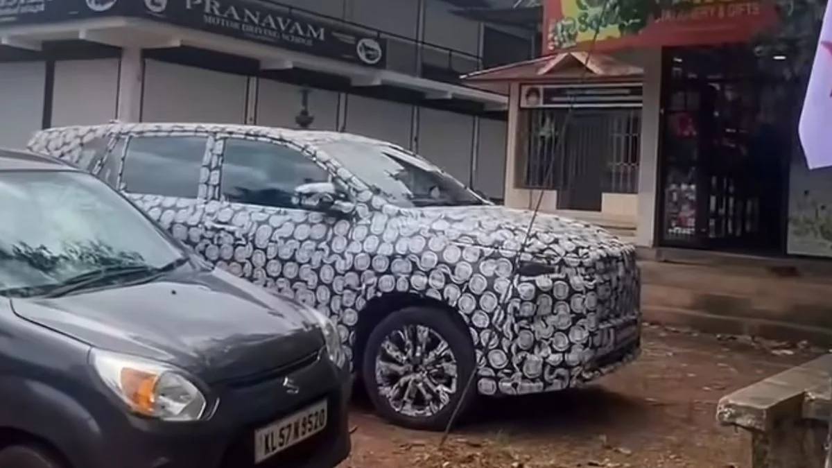 2027 Toyota Innova Hycross Facelift Spotted For The First Time