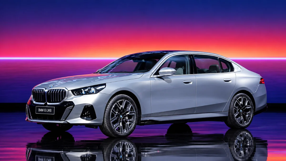 BMW i5 LWB Launched With 669km Range and 81.6kWh Battery BMW i5 LWB Launched With 669km Range and 81.6kWh Battery