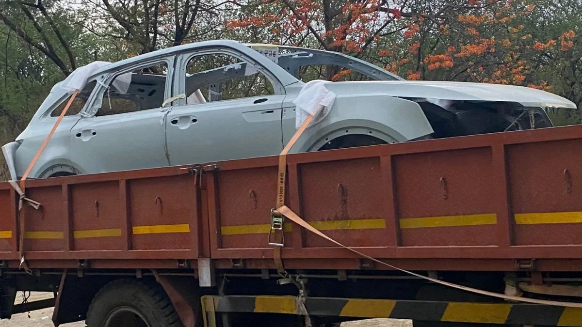 Kia Sorento 7-Seater Hybrid Body-shell Spotted in India; Launch Soon