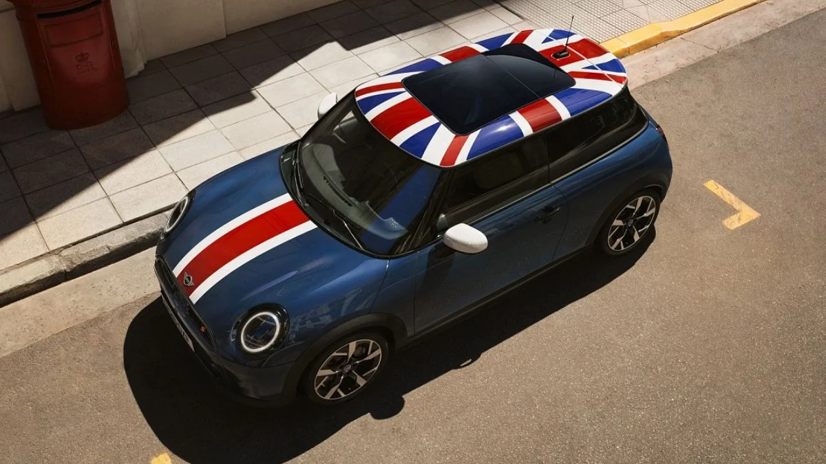 MINI Cooper Oxford Edition Launched in India at Rs 55.50 Lakh MINI Cooper Oxford Edition Launched in India at Rs 55.50 Lakh