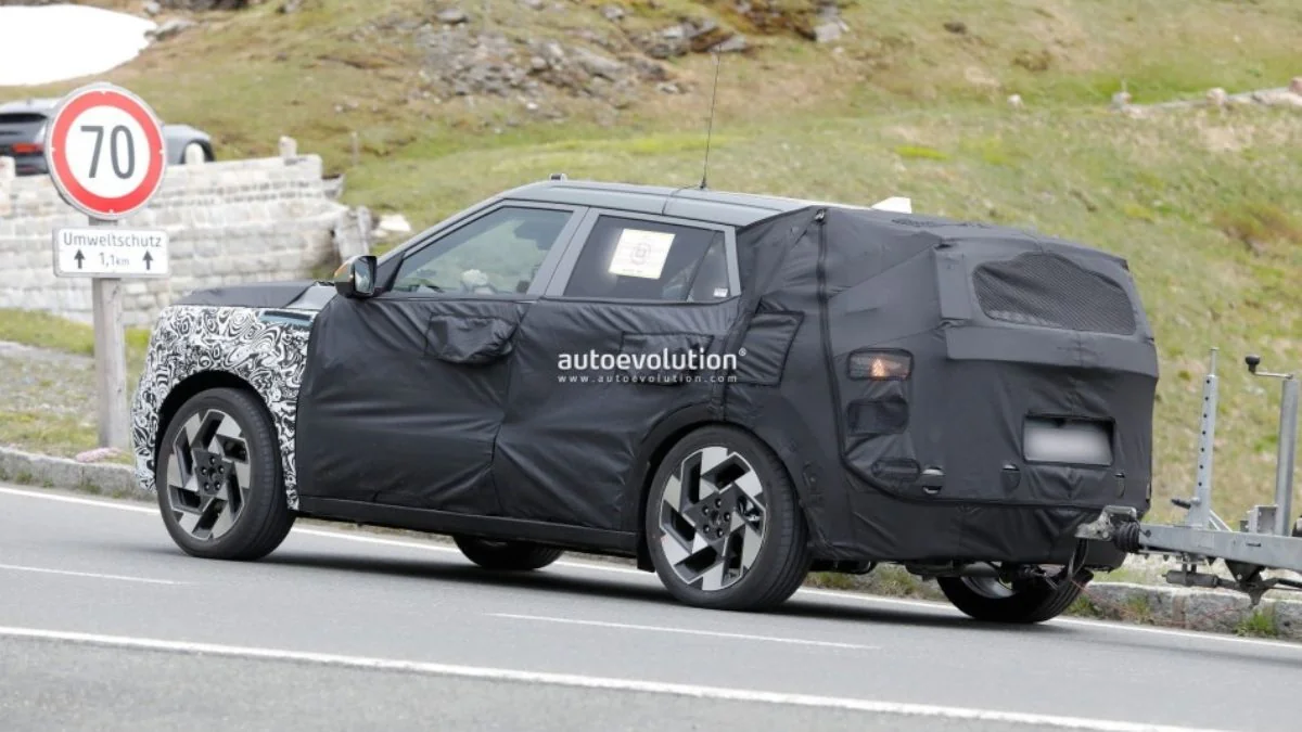 Next-gen Hyundai Creta Looks Big in Latest Spy Images