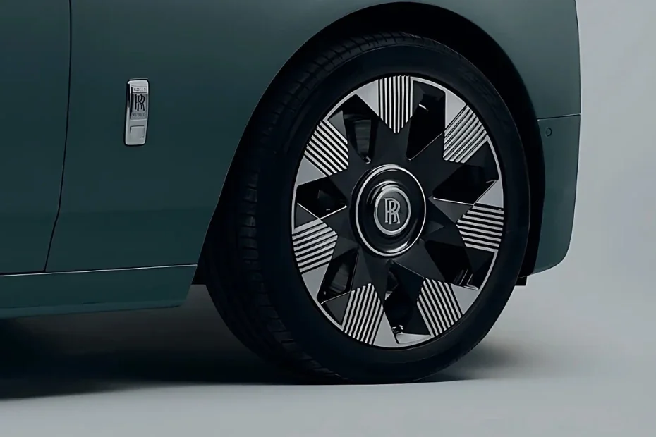 Rolls-Royce Phantom Series II Image Gallery-7