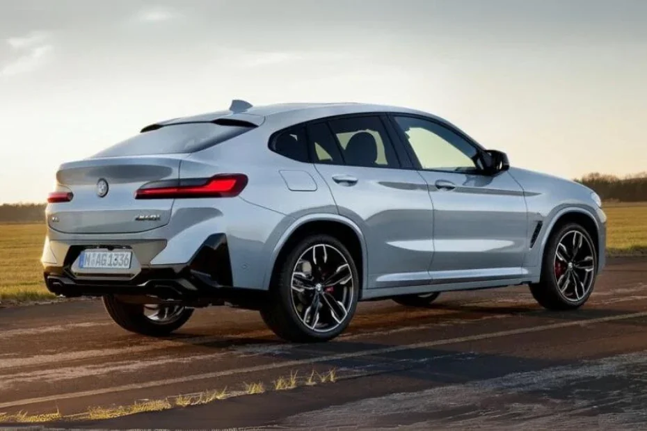 BMW X4  Image Gallery-3