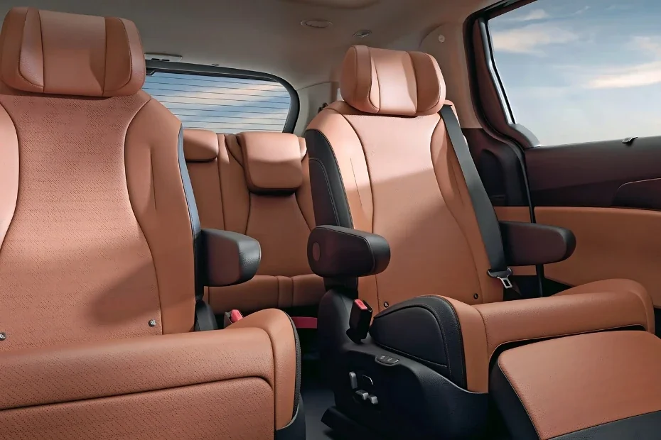 KIA Carnival Prestige 6 Seater Diesel Image Gallery-5