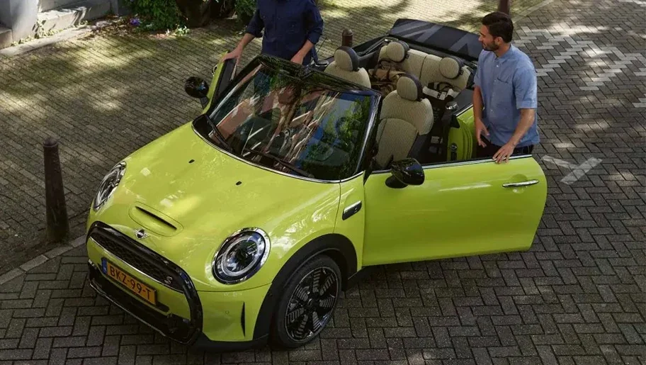 MINI Convertible-1