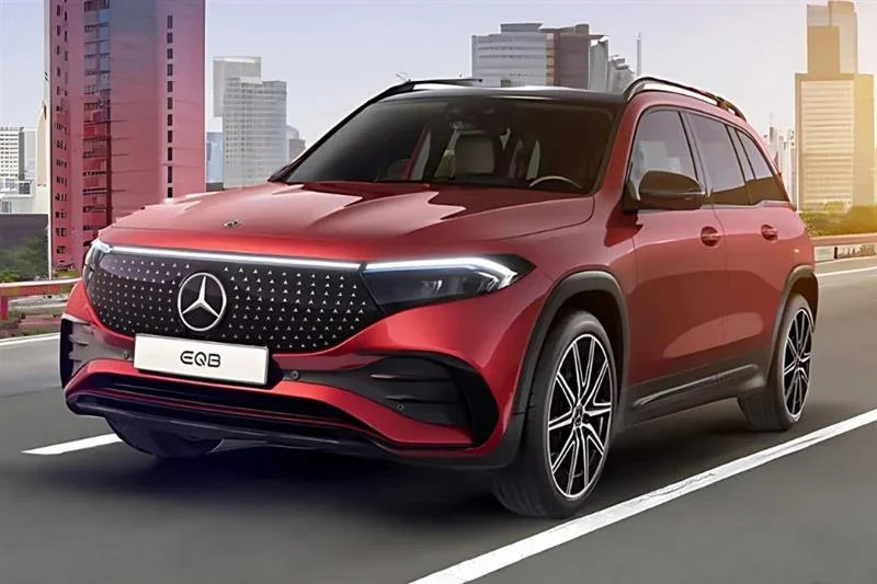 Mercedes EQB 300 4MATIC Image Gallery-1