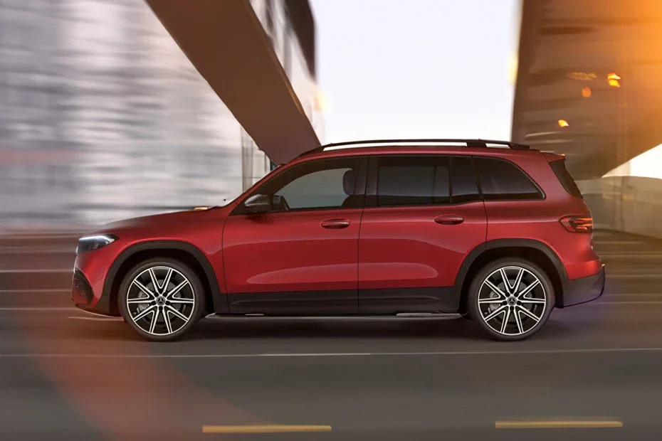 Mercedes EQB 300 4MATIC Image Gallery-2