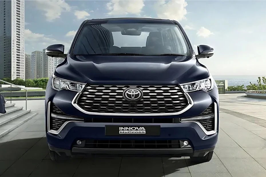 Toyota Innova Hycross-1