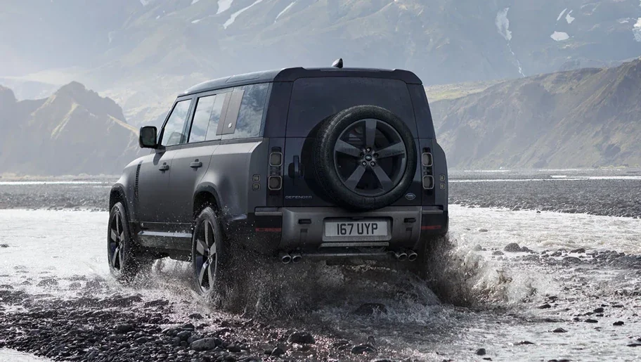 Land Rover Defender 110 HSE 2.0 Petrol Image Gallery-2