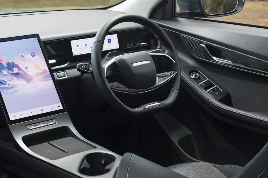 JSW Motors Jaecoo J5  Image Gallery-1