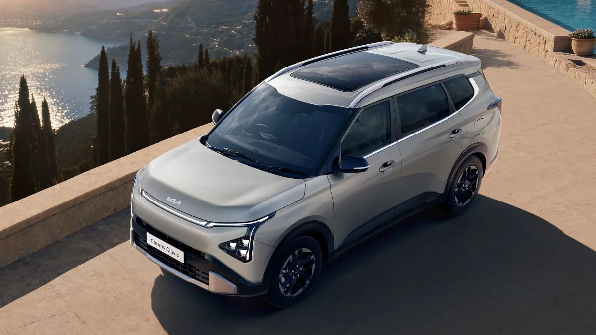 2026 Kia Carens Clavis Hybrid