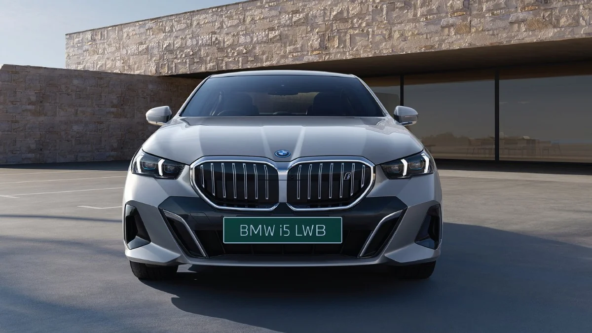 BMW i5 LWB Bookings Open
