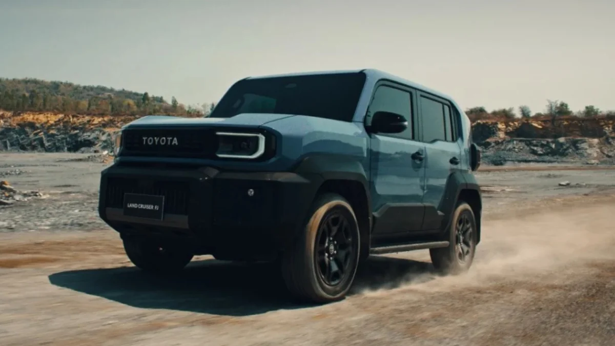 Land Cruiser FJ Smoky Blue Colour