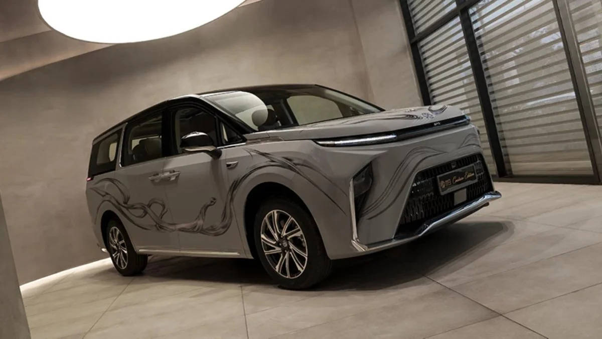 MG M9 Couture Edition Price