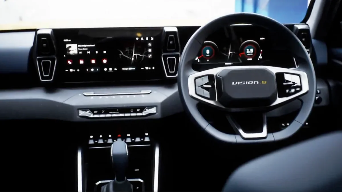 Mahindra Vision S INterior Details