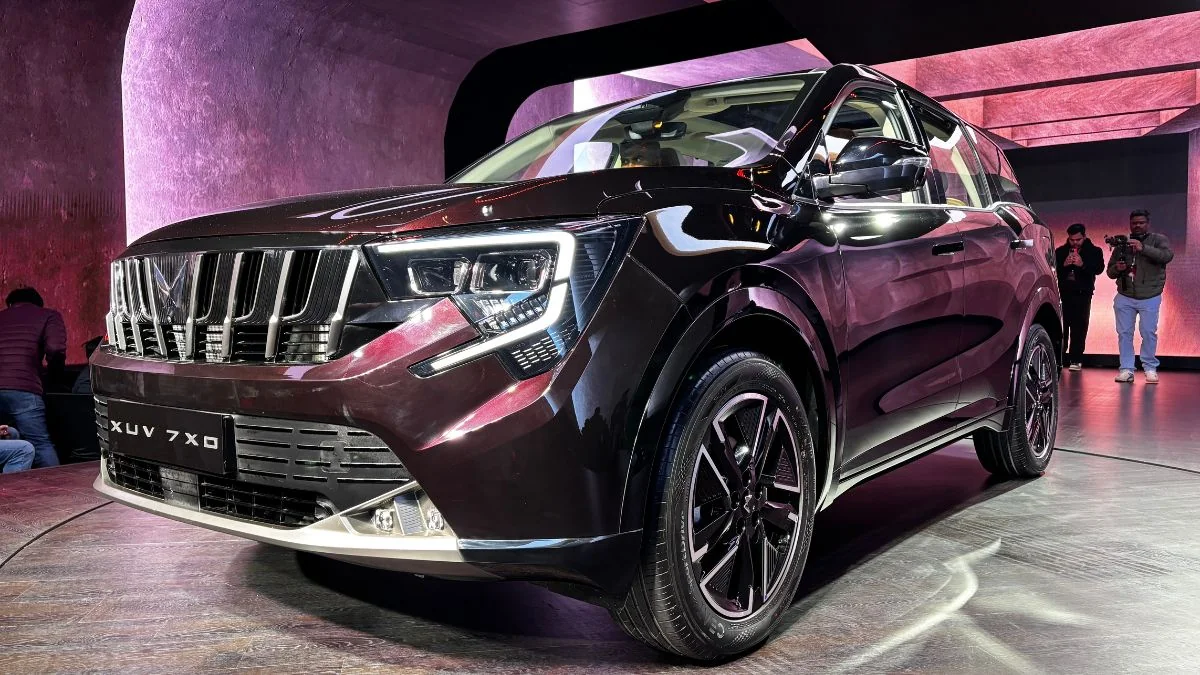 Mahindra XUV 7XO Hybrid