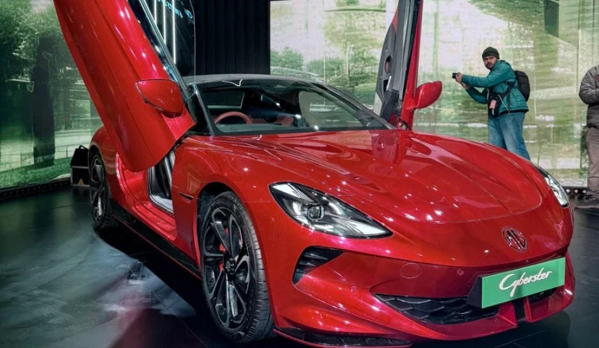 MG Cyberster EV Revealed in India – Key Details on the New Electric Model