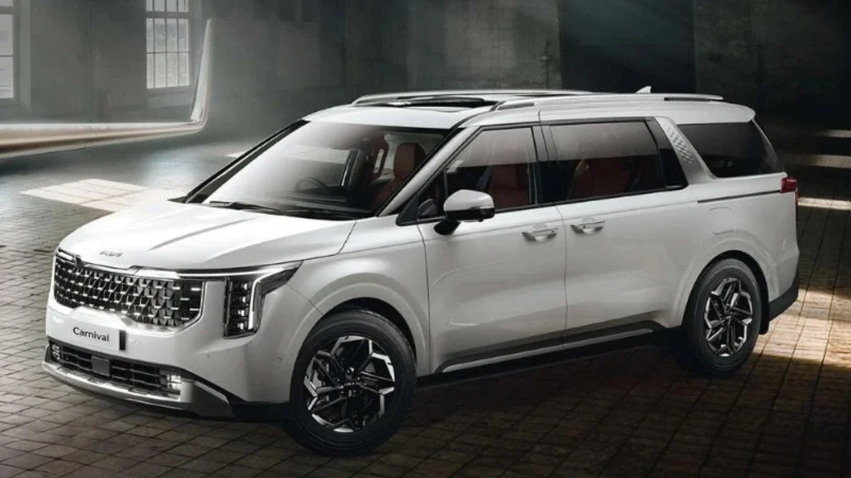 Kia Carnival Hybrid India Launch Soon - More Power, Better Mileage