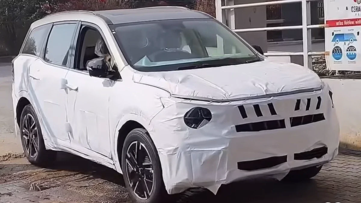 Mahindra XUV 7XO Reaching Dealerships Ahead of 5th January Launch