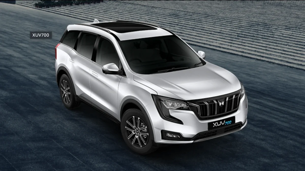 Mahindra XUV700 Facelift: Triple Screen Interior and Design Changes
