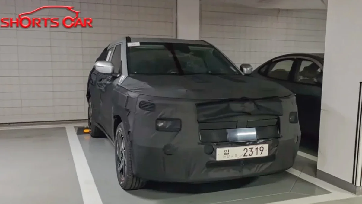 Next-Gen Hyundai Creta Mid Variant Spotted - Bigger Size, New Platform and More