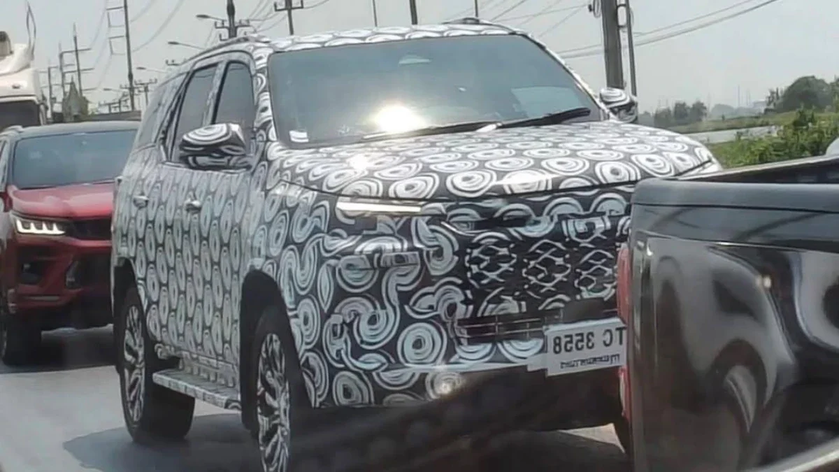 Next-gen Toyota Fortuner Front Spied - Inspired by New Hilux and 4Runner