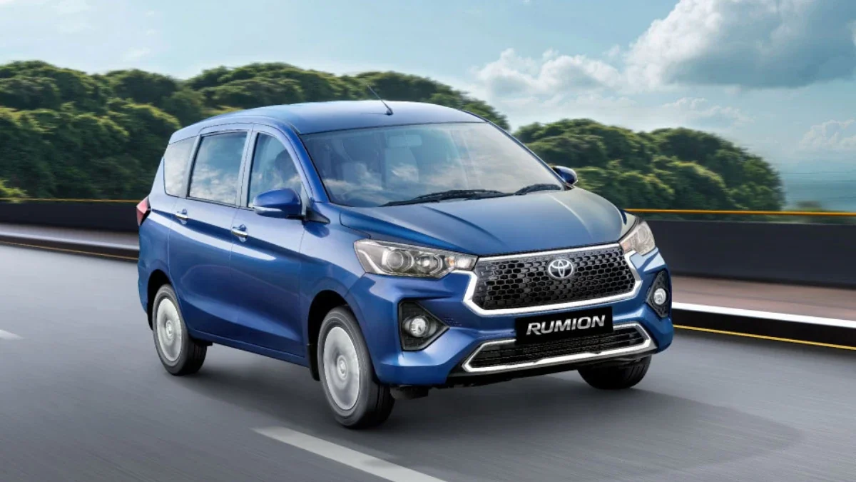 New Toyota Rumion Base Variant Launched at 9.56 lakh - 95K Cheaper