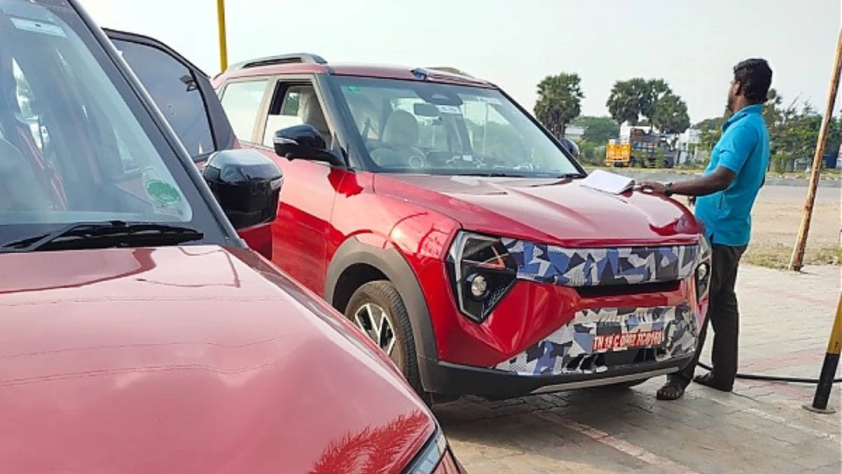 Mahindra XUV 3XO EV front spied