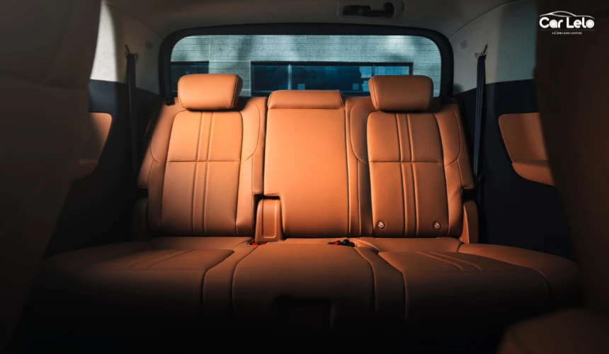 MG M9 REAR SEATS