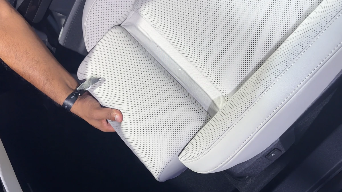 Tata Sierra Thigh Support